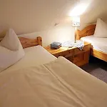 Restaurant Und Zur Wildgans Bed and breakfast