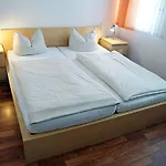 Restaurant Und Zur Wildgans 3*