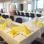 Restaurant Und Zur Wildgans 3*