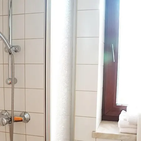 Restaurant Und Zur Wildgans آرندزيه
