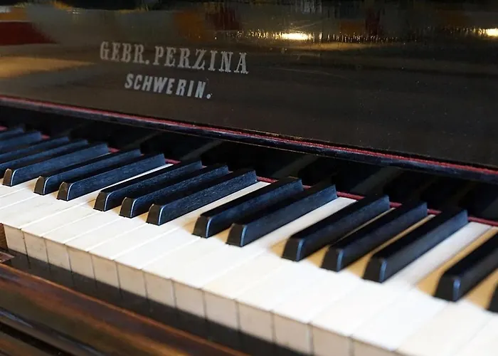 Restaurant Und Zur Wildgans Bed & Breakfast 3*